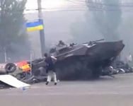 В Донецке снарядами повреждены два торговых центра